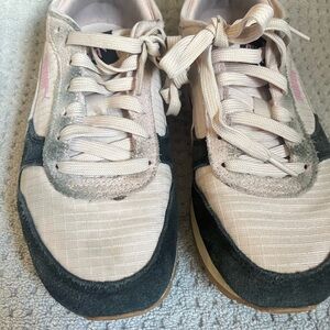 Puma Kids Sneakers in Pink and Gray